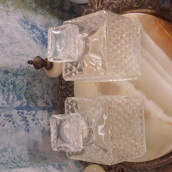 Mid Century made in Japan Glass Liquor decanters great condition clear glass - Picture 2 of 4